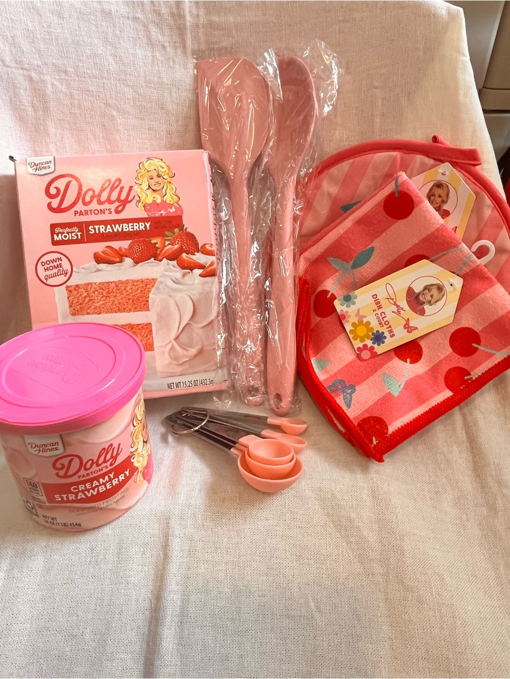 Dolly Parton Strawberry Baking Bundle- Pink Kitchen Tools & Oven Mitt